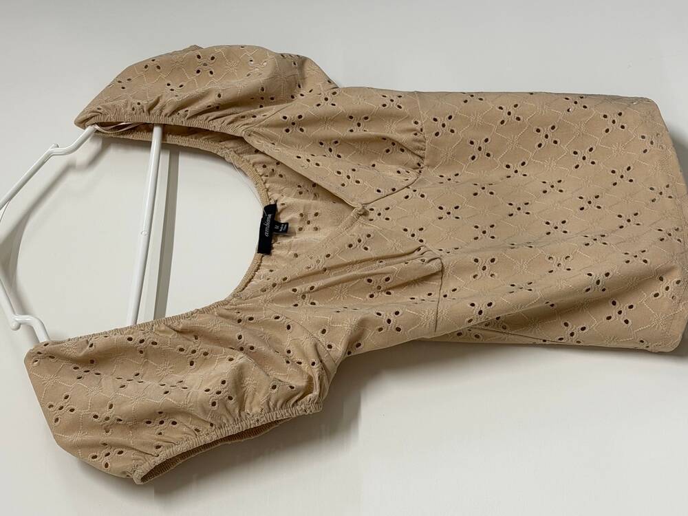 Ambiance Cream Eyelet Top Size M - Picture 4 of 5